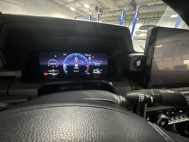 Used 2024 Toyota Tacoma Limited w/ Limited Package (LT) AWD/4WD image 14