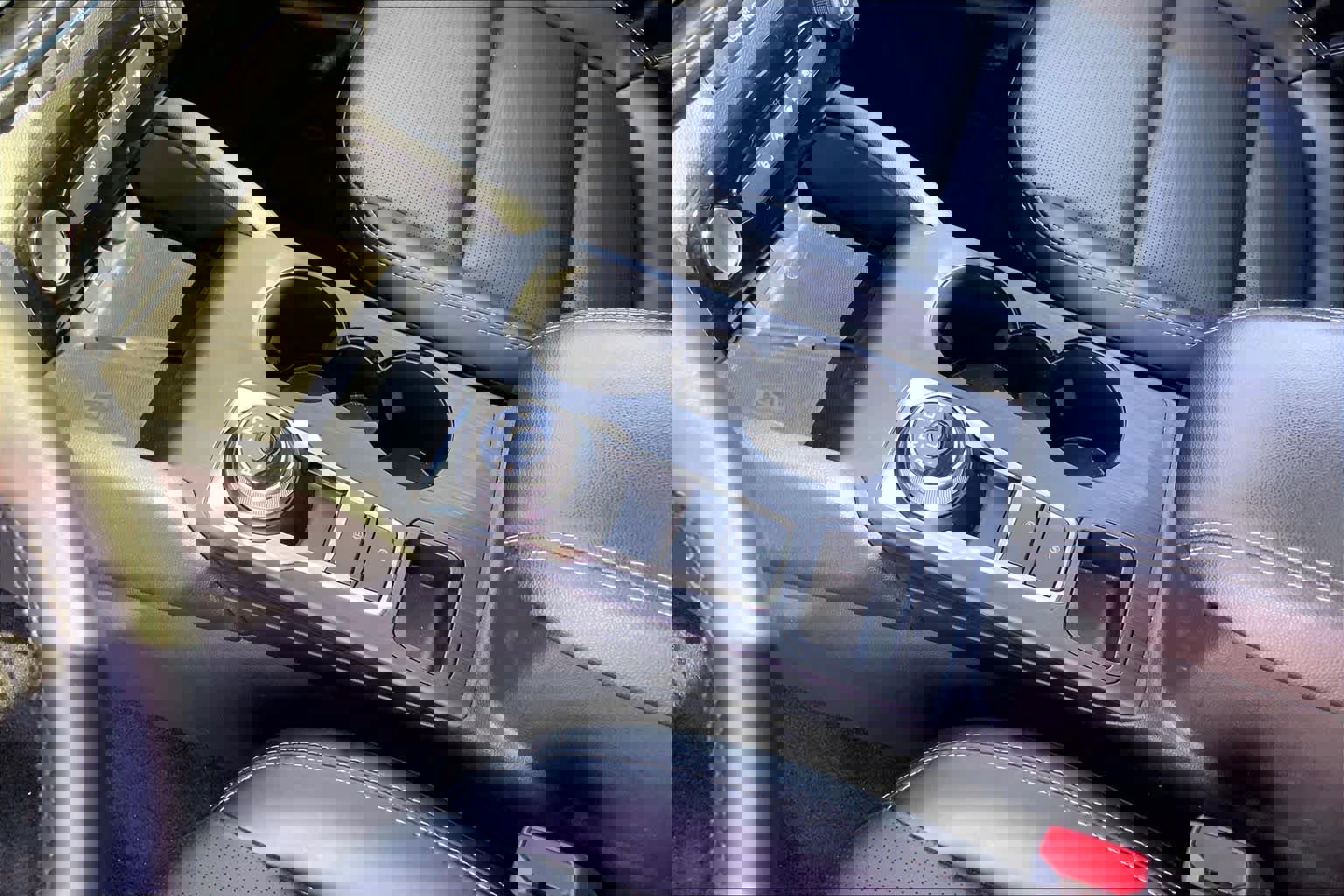 Certified 2025 Ford Escape Platinum image 17