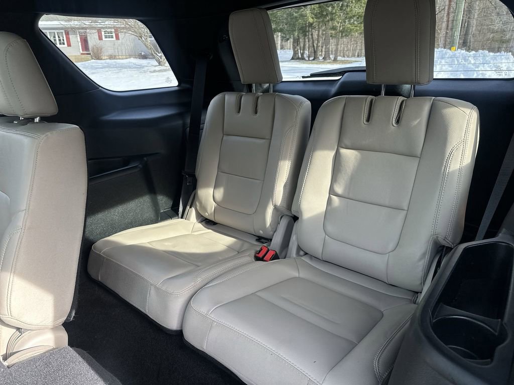 Certified 2018 Ford Explorer XLT w/ Equipment Group 202A image 24