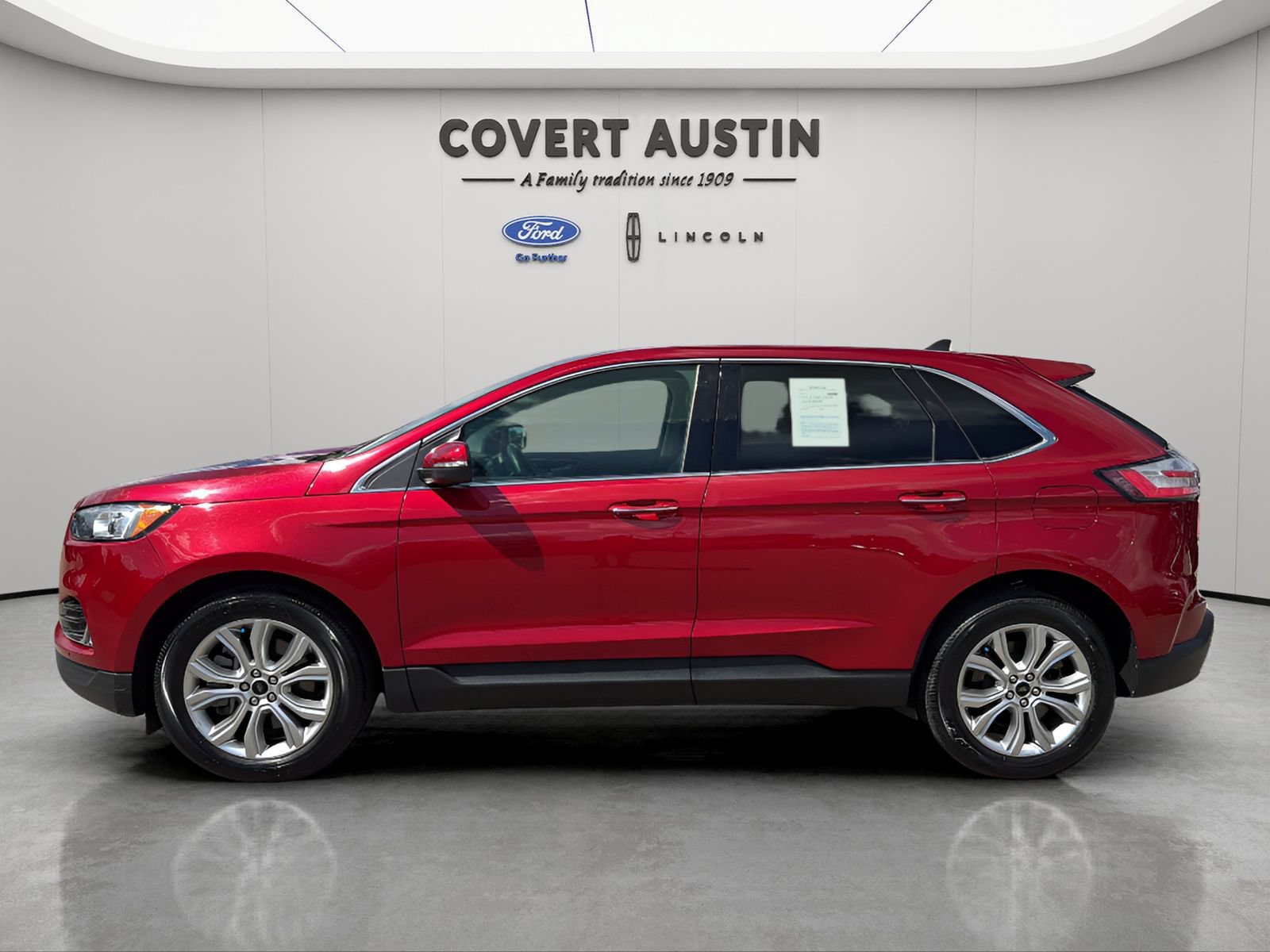 Certified 2023 Ford Edge Titanium AWD/4WD image 2