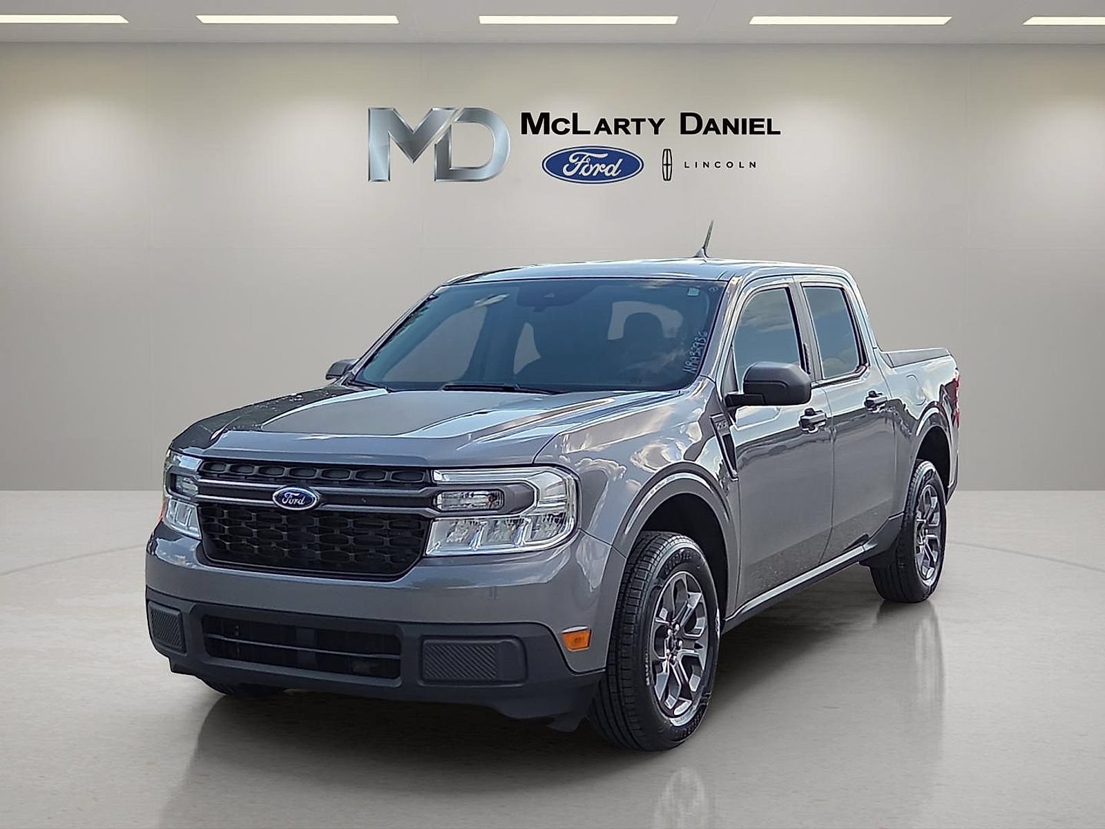 Certified 2022 Ford Maverick XLT FWD image 2