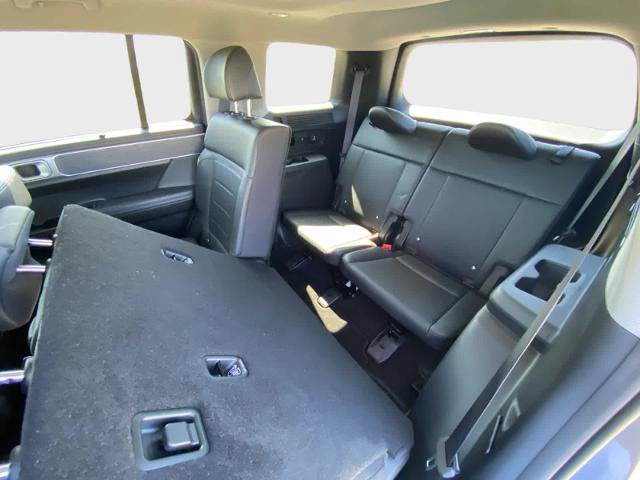 Used 2025 Hyundai Santa Fe Limited FWD image 15