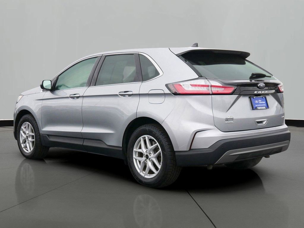 Certified 2024 Ford Edge SEL image 2