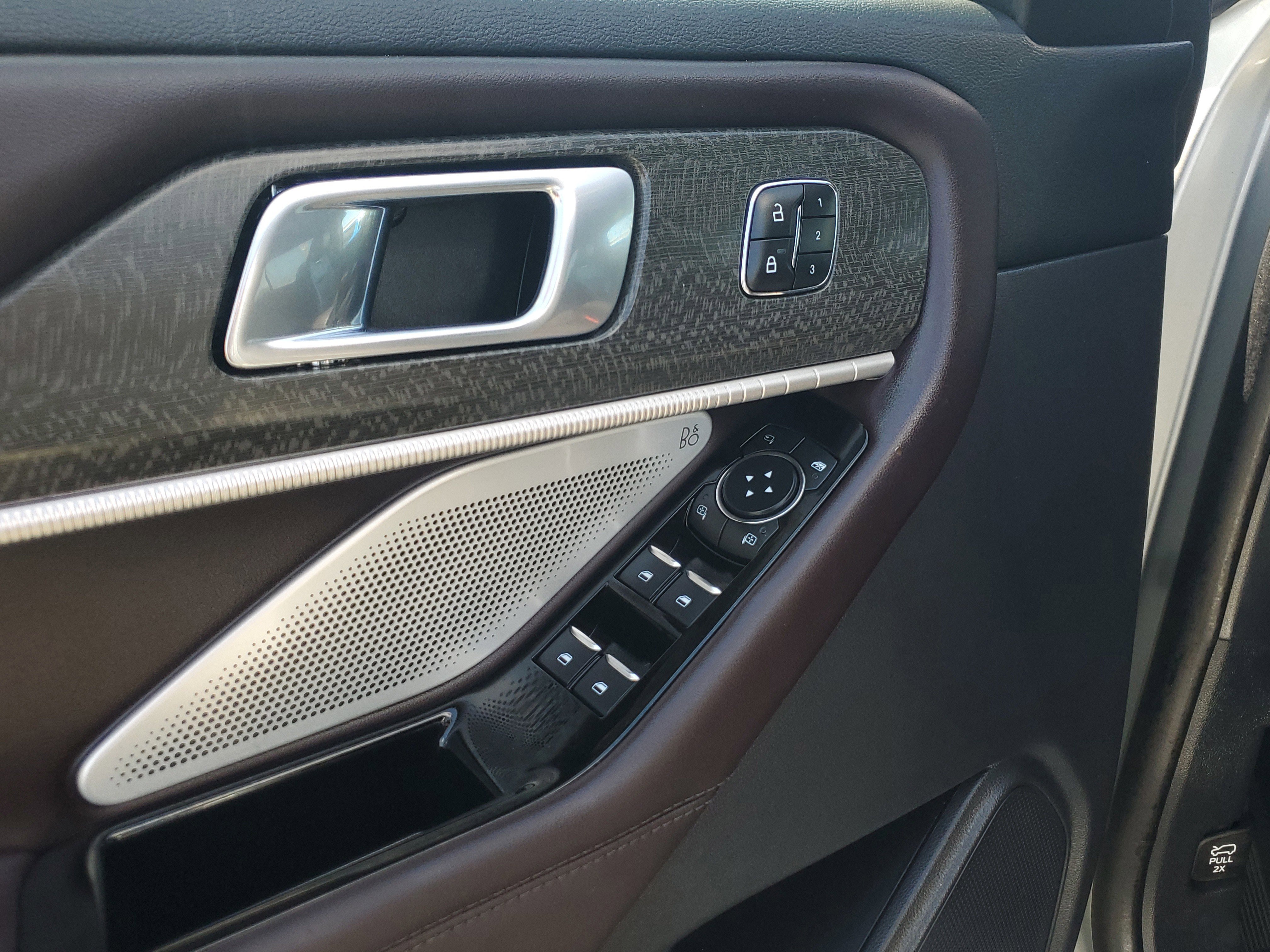 Certified 2025 Ford Explorer Platinum image 21