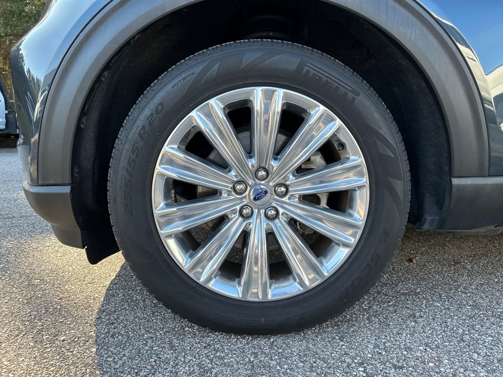 Certified 2022 Ford Explorer Limited w/ Equipment Group 301A image 7