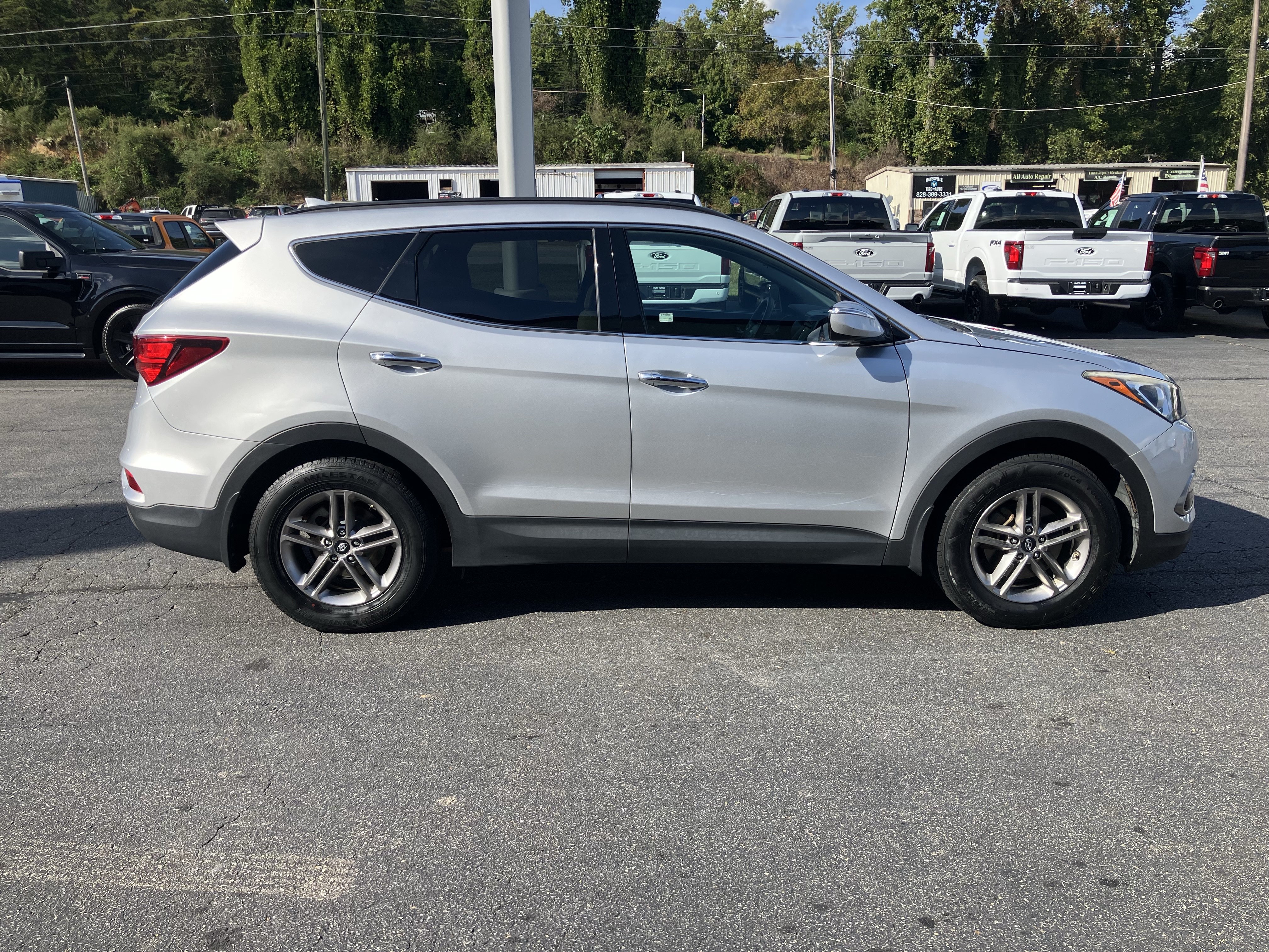 Used 2018 Hyundai Santa Fe Sport w/ 2.4L Value Package 02 FWD image 5