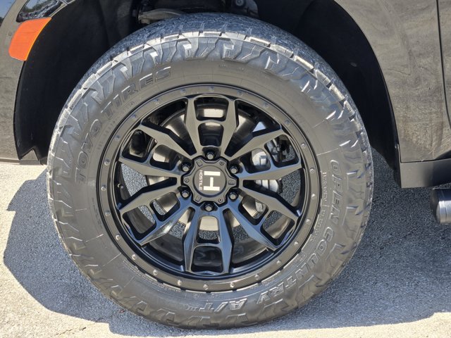 Used 2021 Chevrolet Tahoe Z71 w/ Z71 Signature Package AWD/4WD image 10