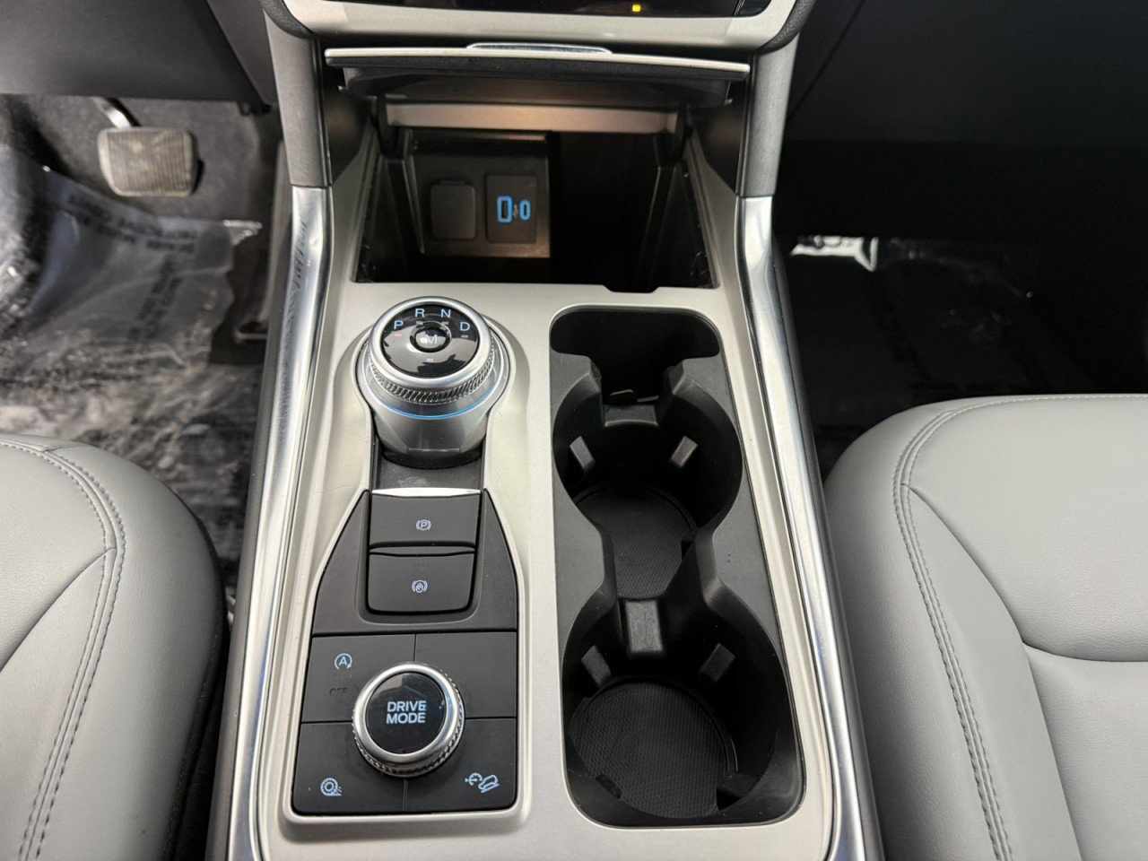 Certified 2021 Ford Explorer XLT w/ Equipment Group 202A image 24