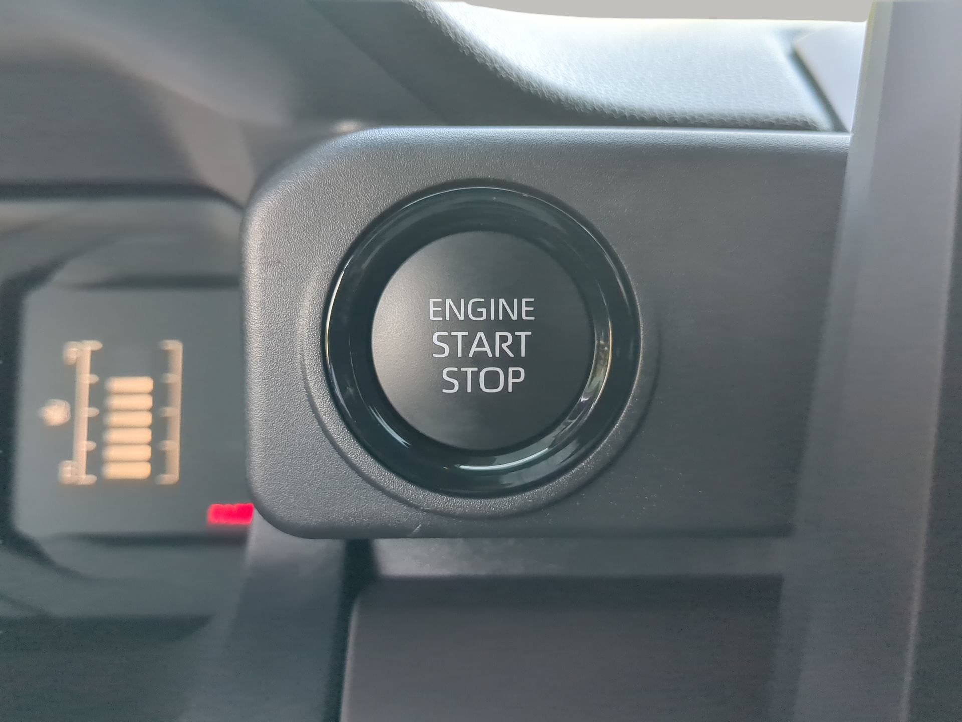 Used 2025 Toyota Tacoma SR5 AWD/4WD image 67