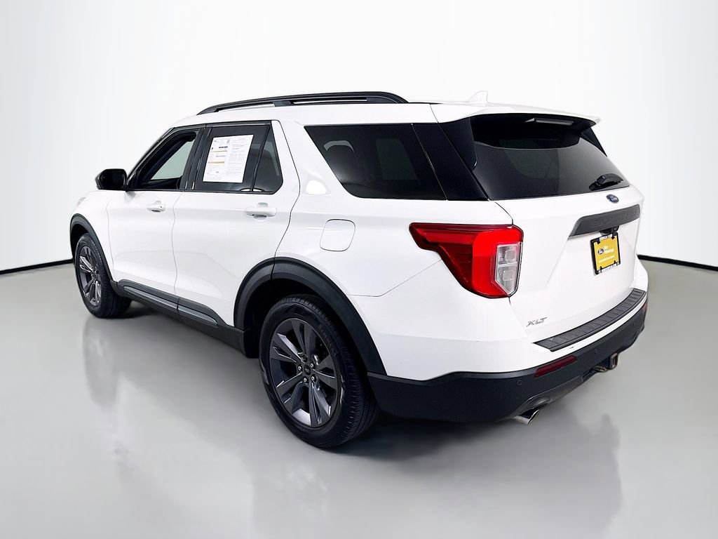 Certified 2022 Ford Explorer XLT w/ Equipment Group 202A RWD image 5