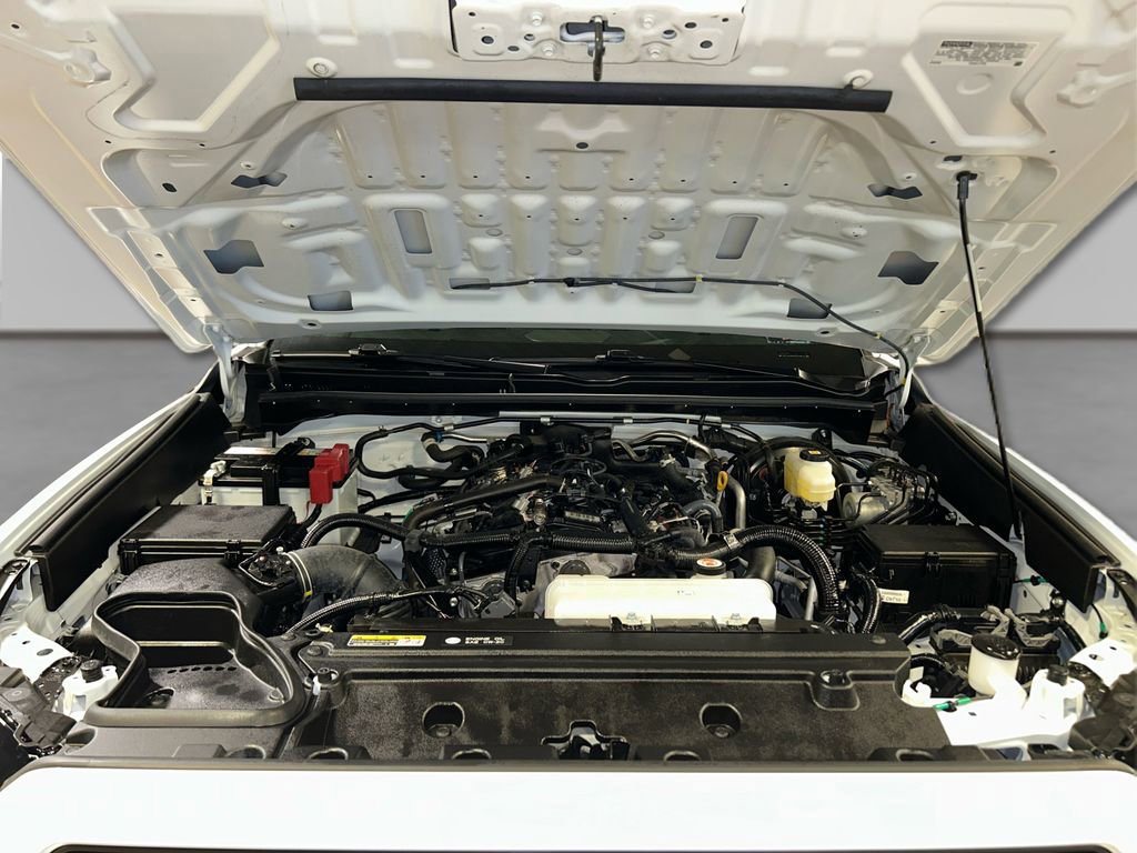 Used 2025 Toyota 4Runner SR5 AWD/4WD image 16