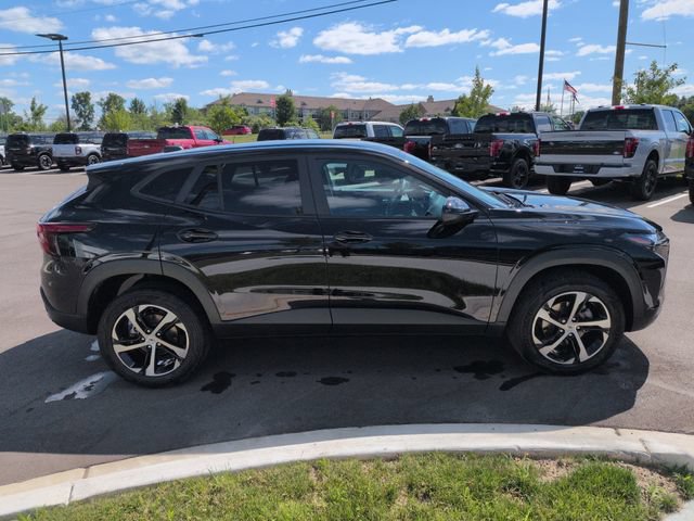Used 2024 Chevrolet Trax RS w/ Driver Confidence Package FWD image 6