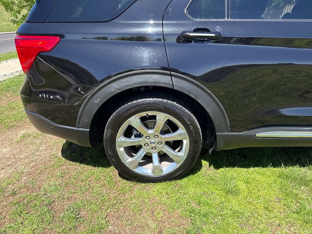Certified 2020 Ford Explorer Platinum w/ Premium Technology Package AWD/4WD image 36