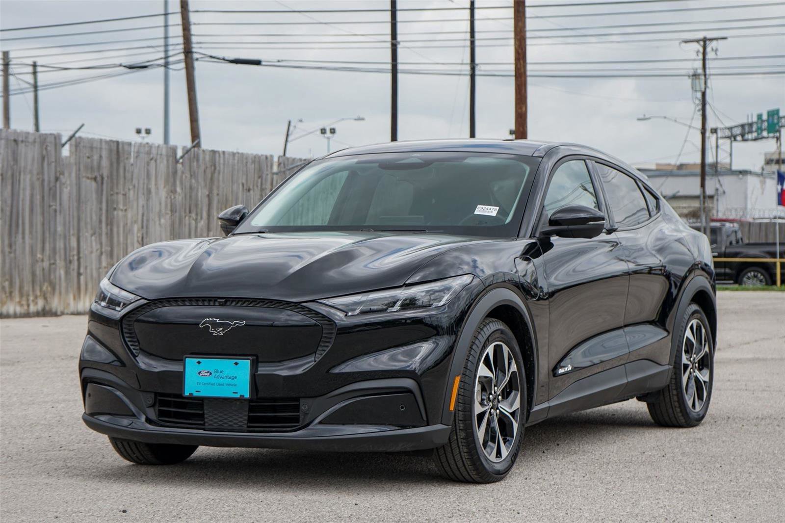 Certified 2025 Ford Mustang Mach-E Select image 6