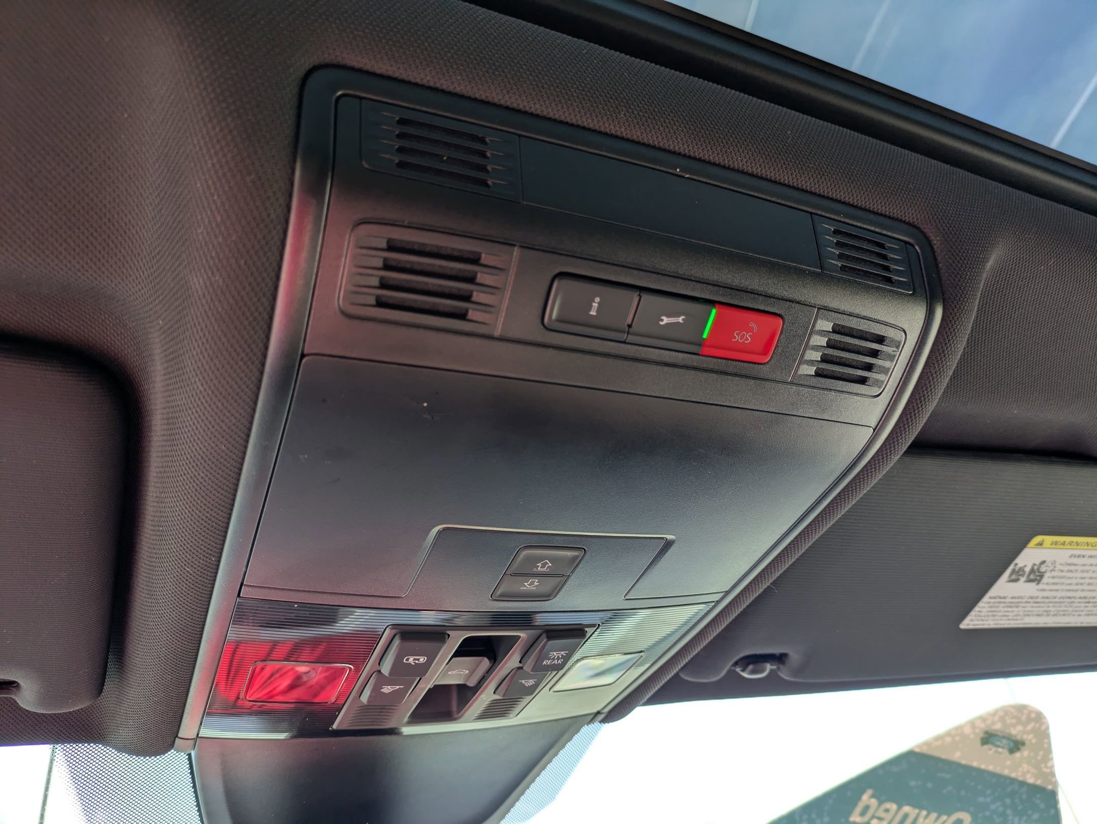 Used 2022 Volkswagen Tiguan SEL R-Line image 26