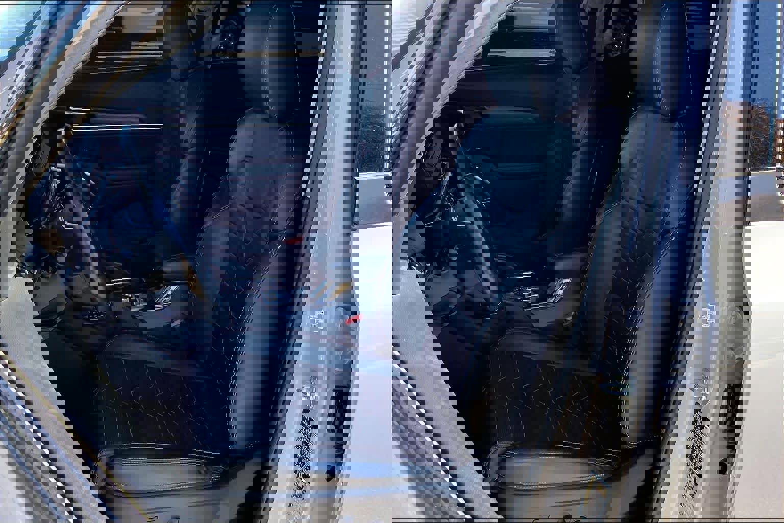 Used 2022 Kia Telluride SX w/ SX Prestige Package image 7