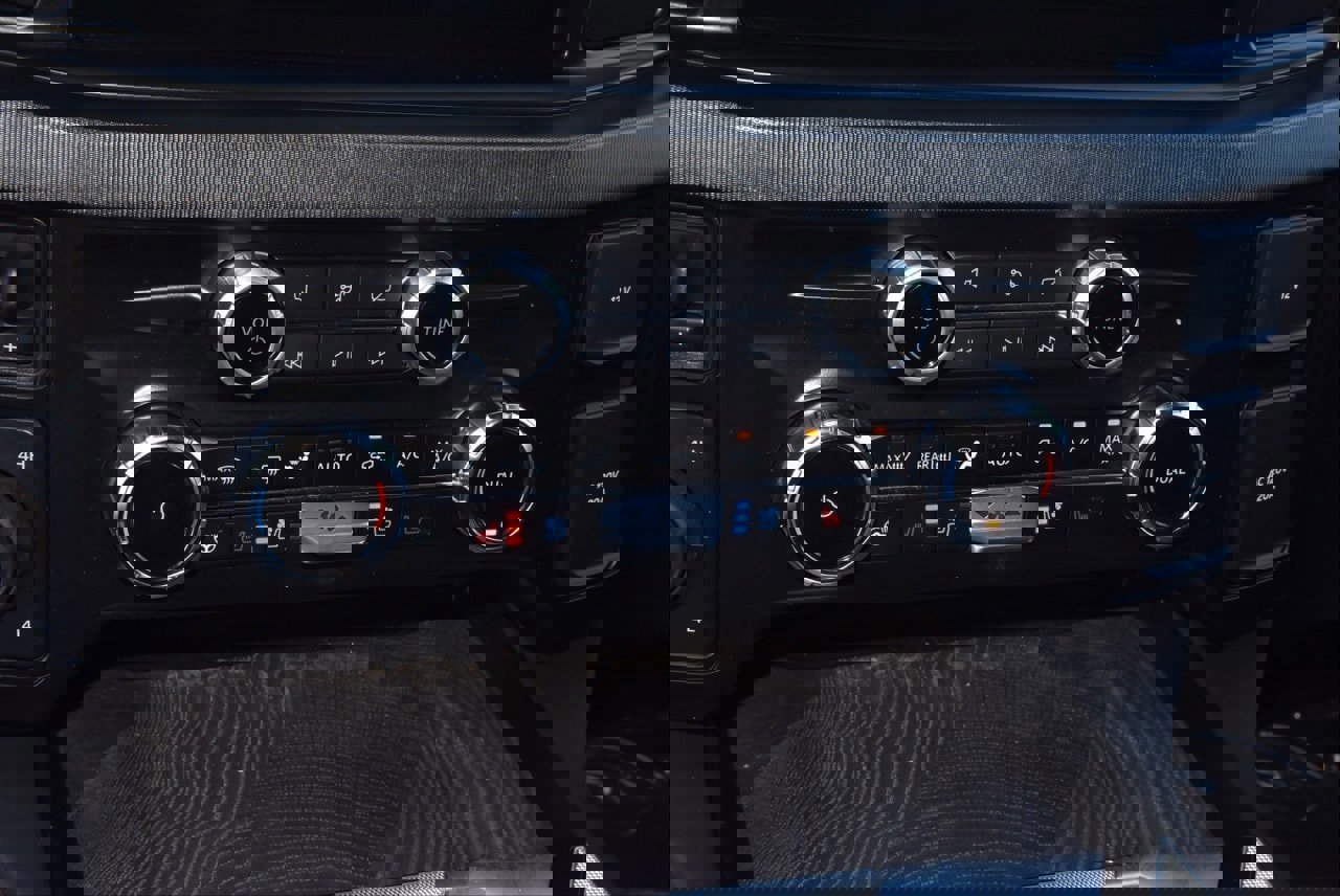 Certified 2024 Ford F250 Platinum w/ FX4 Off-Road Package image 30