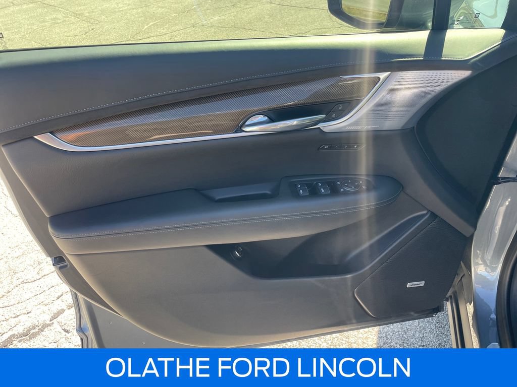 Used 2022 Cadillac XT6 Premium Luxury w/ Platinum Package AWD/4WD image 12