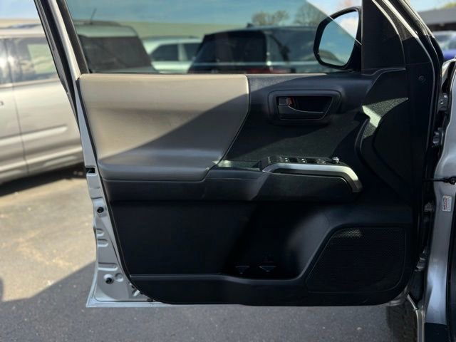 Used 2018 Toyota Tacoma SR5 image 19