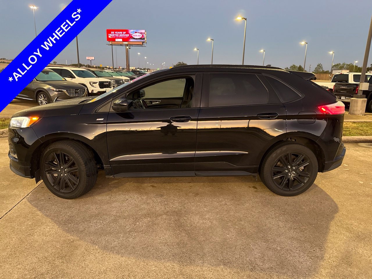 Certified 2024 Ford Edge ST-Line AWD/4WD image 3