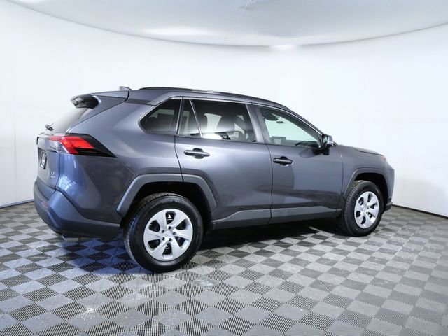 Used 2019 Toyota RAV4 LE AWD/4WD image 4