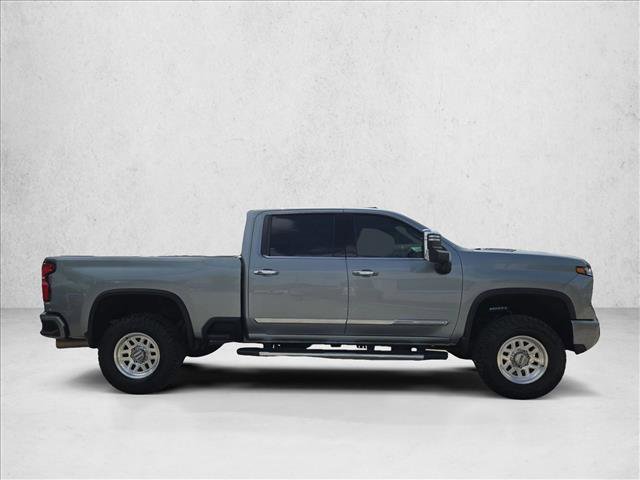 Used 2024 Chevrolet Silverado 2500 High Country w/ High Country Premium Package AWD/4WD image 4