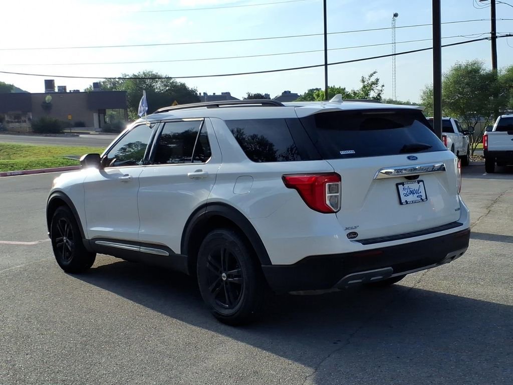 Certified 2020 Ford Explorer XLT w/ Equipment Group 202A AWD/4WD image 9
