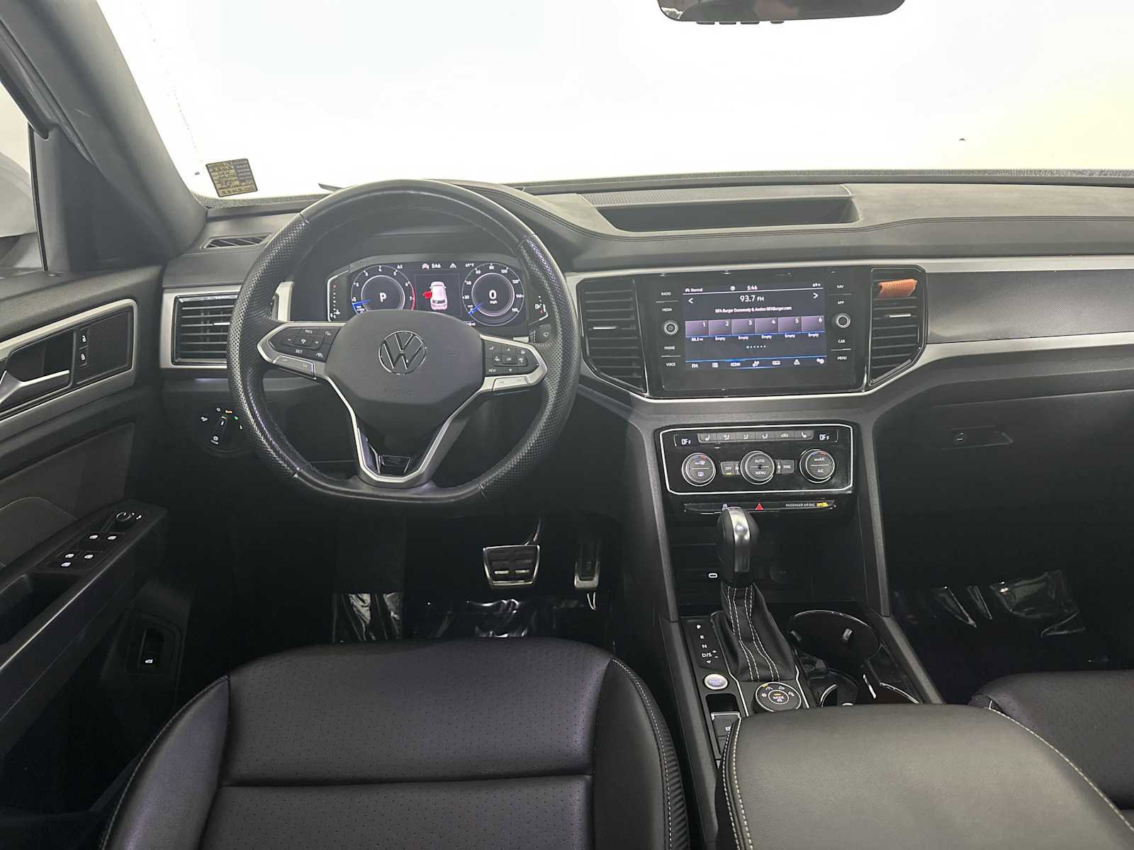 Used 2022 Volkswagen Atlas Cross Sport SEL R-Line image 38