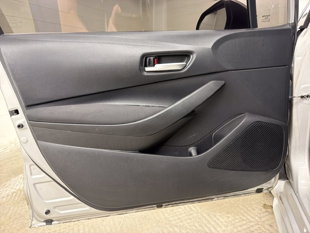 Used 2020 Toyota Corolla LE FWD image 16