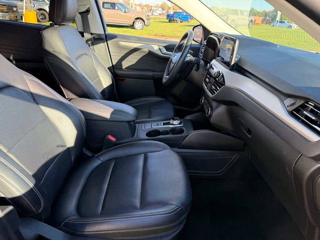 Certified 2021 Ford Escape SEL image 11