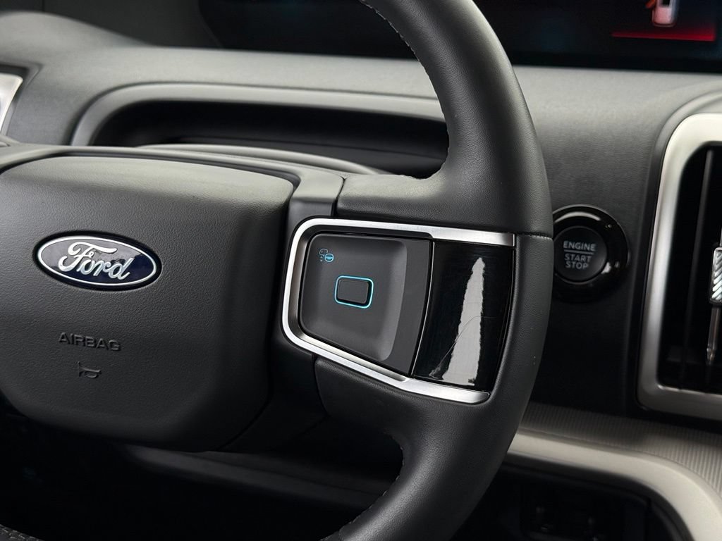Certified 2025 Ford Expedition Active AWD/4WD image 8