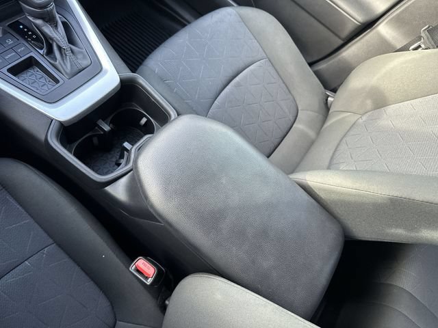 Used 2022 Toyota RAV4 XLE w/ Convenience Package FWD image 21