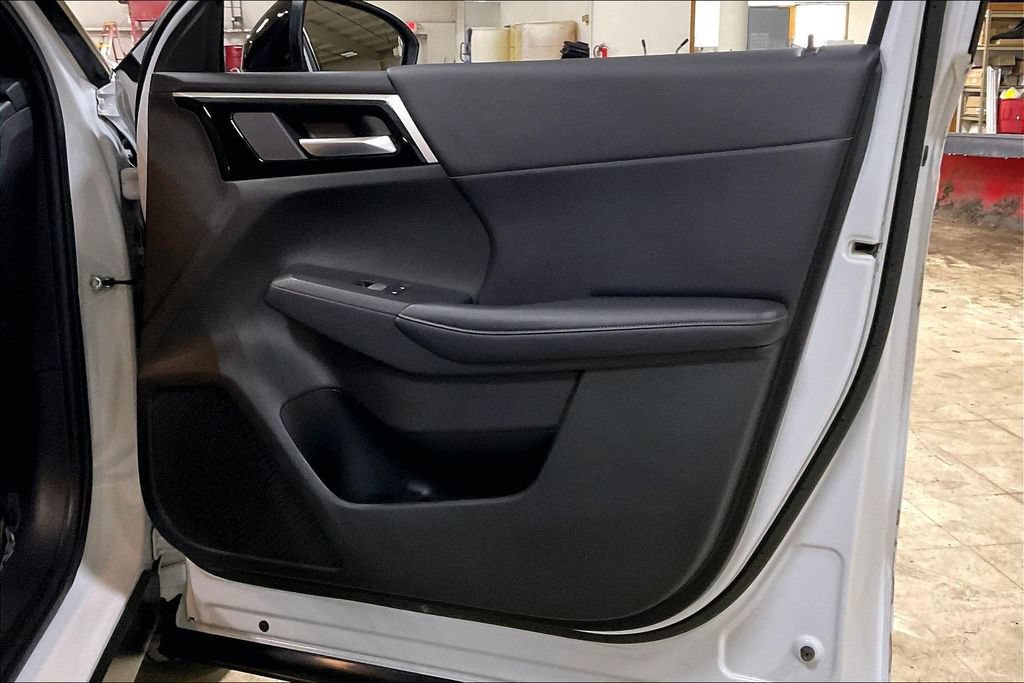 Used 2023 Mitsubishi Outlander SE AWD/4WD image 22