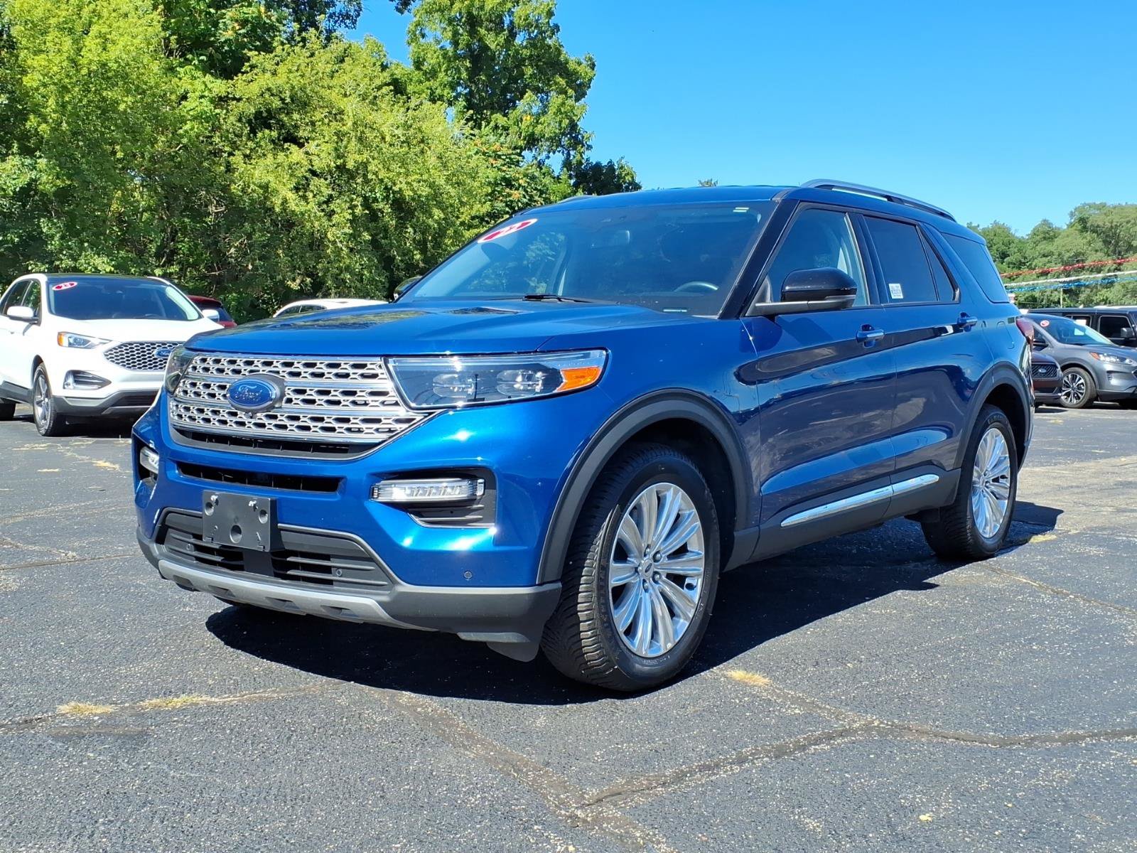 Certified 2022 Ford Explorer Limited AWD/4WD image 3