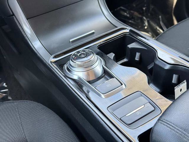 Certified 2019 Ford Edge SE image 15