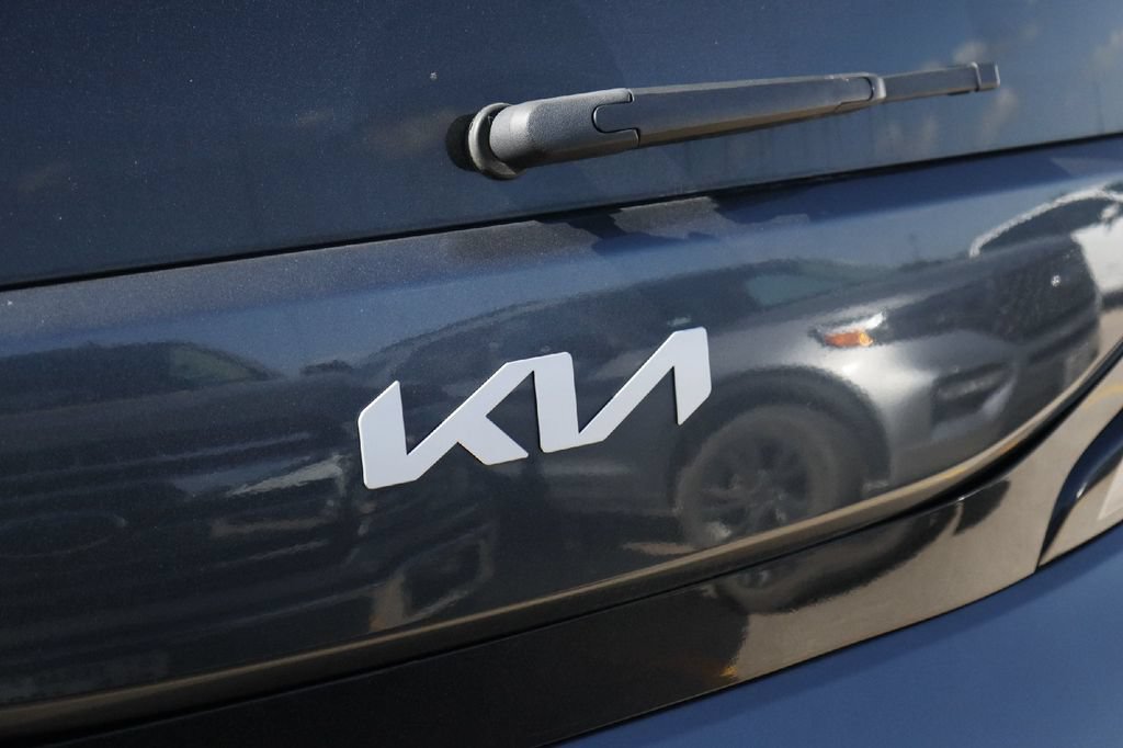 Used 2024 Kia Soul LX w/ Option Group 015 FWD image 8