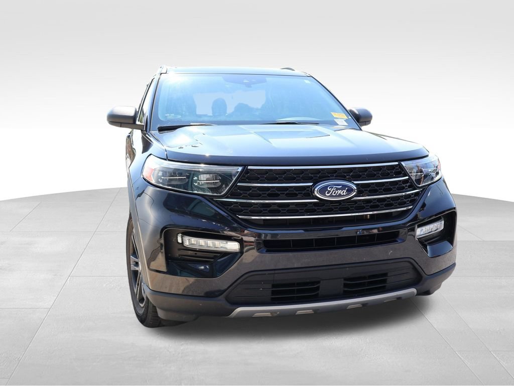 Certified 2021 Ford Explorer XLT w/ Equipment Group 202A AWD/4WD image 9