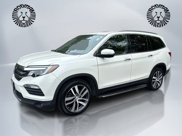 Used 2018 Honda Pilot Touring image 1