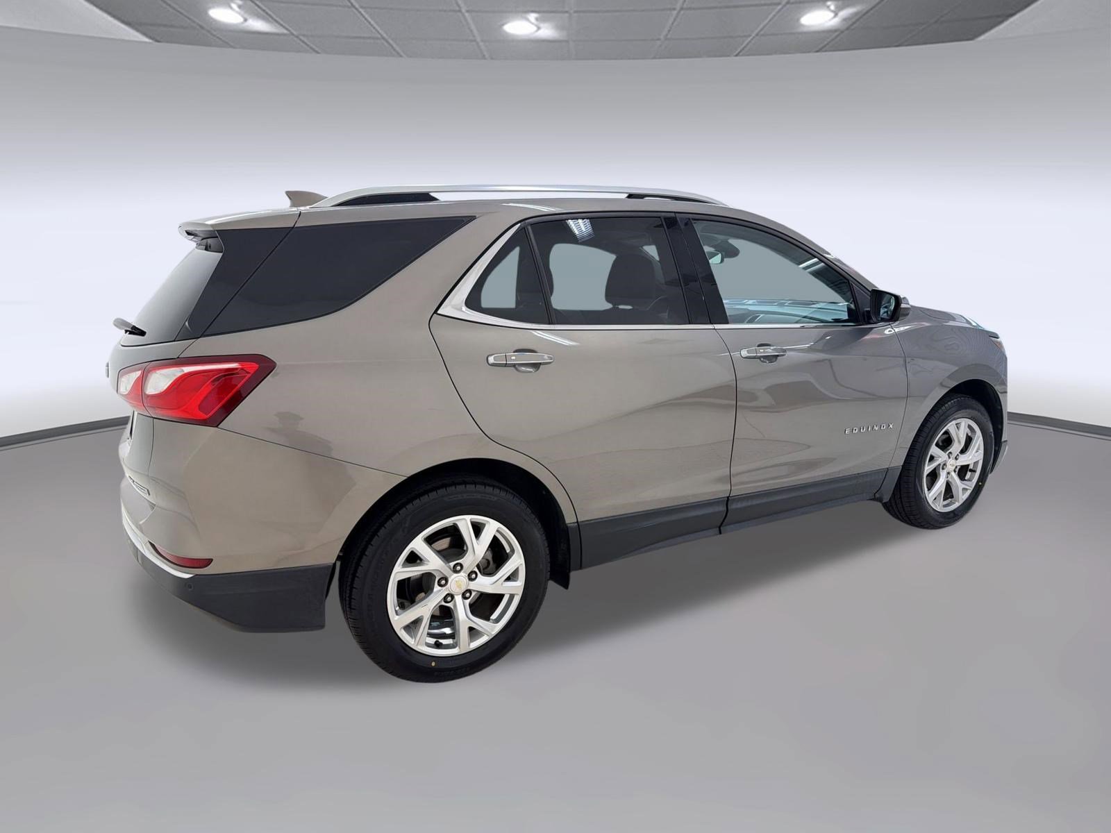 Used 2018 Chevrolet Equinox Premier AWD/4WD image 9