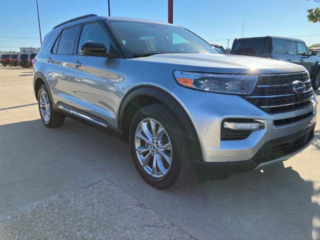 Certified 2024 Ford Explorer XLT w/ Equipment Group 202A AWD/4WD image 8