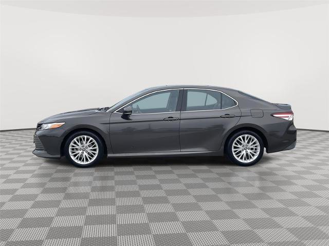 Used 2018 Toyota Camry XLE FWD image 2