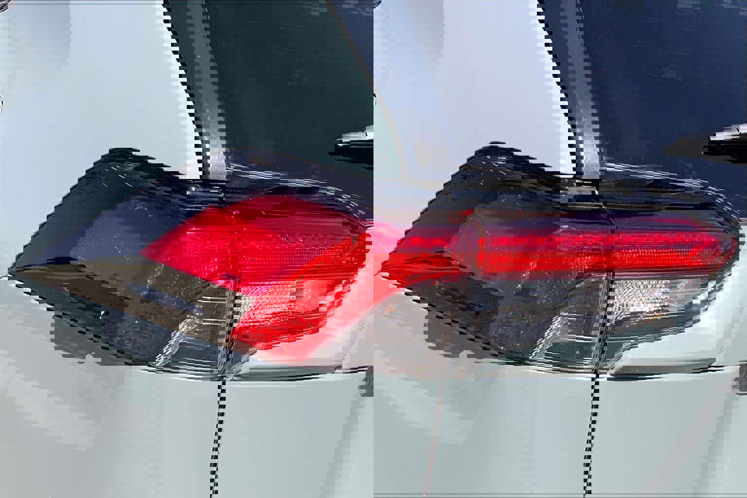 Used 2021 Toyota RAV4 XLE w/ Convenience Package image 29