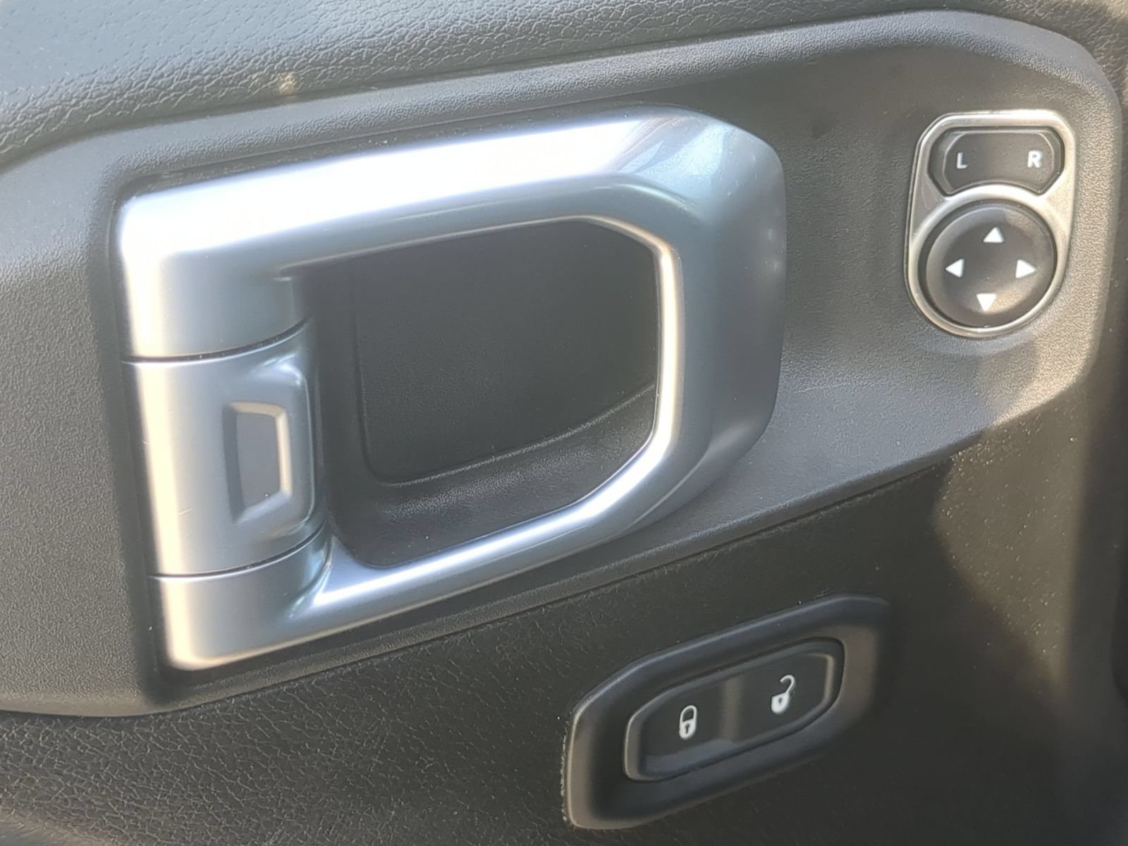 Used 2021 Jeep Gladiator Sport AWD/4WD image 12
