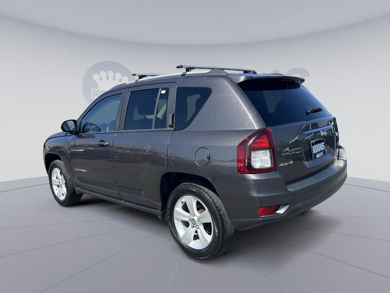 Used 2017 Jeep Compass Latitude image 3