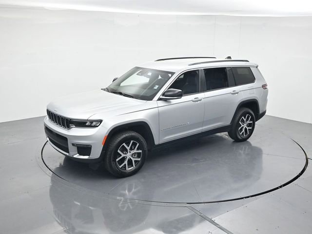 Used 2025 Jeep Grand Cherokee L Limited AWD/4WD image 44