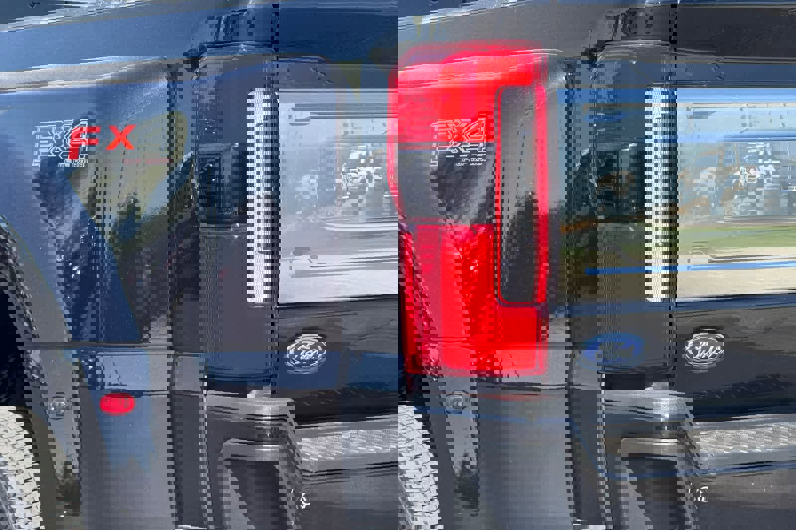 Certified 2023 Ford F450 Platinum w/ FX4 Off-Road Package image 27