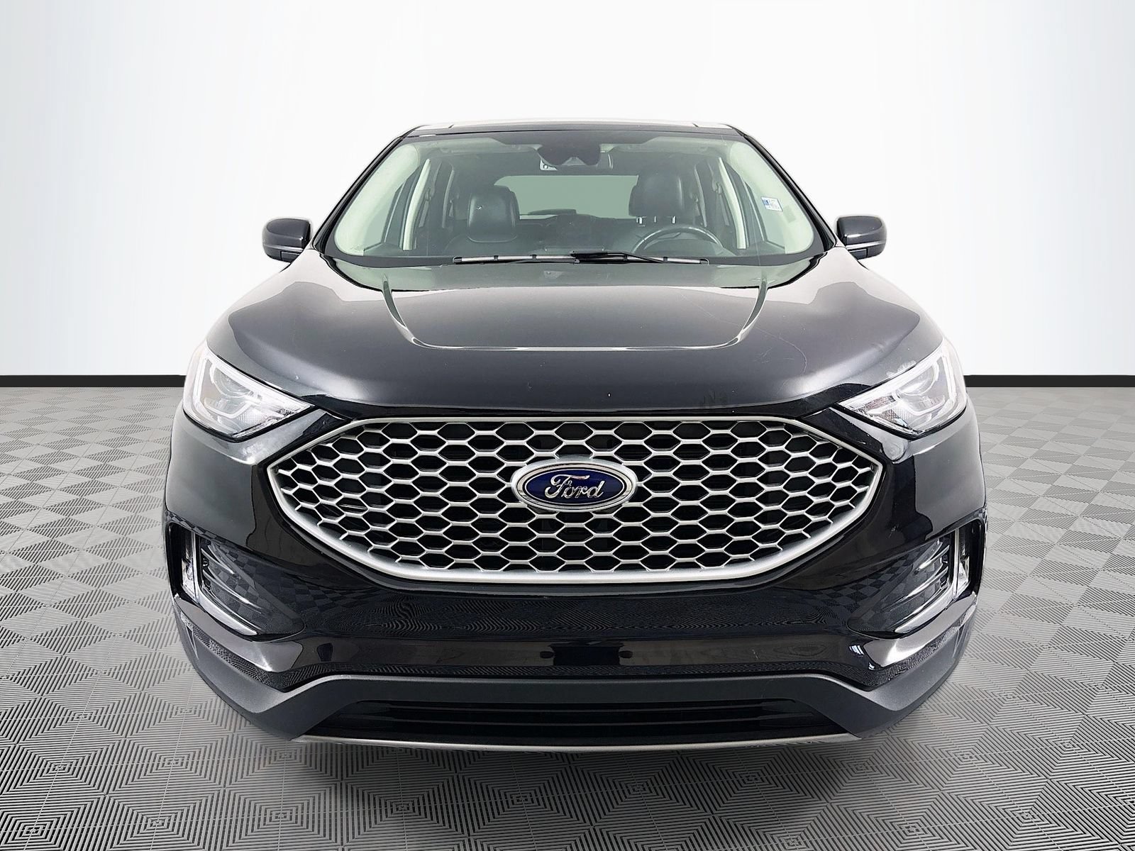 Certified 2024 Ford Edge SEL w/ Convenience Package AWD/4WD image 2