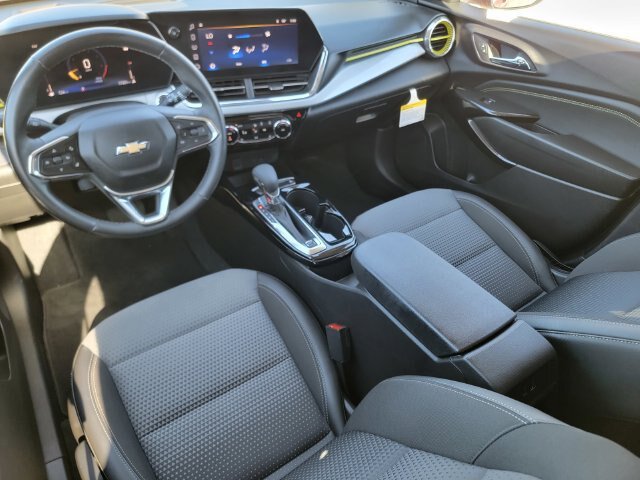 Used 2024 Chevrolet Trax LT w/ Driver Confidence Package FWD image 37