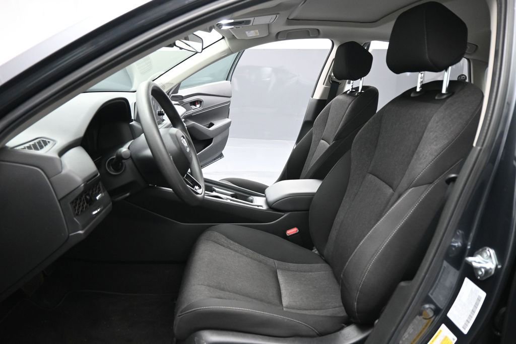 Used 2025 Honda Accord SE image 8
