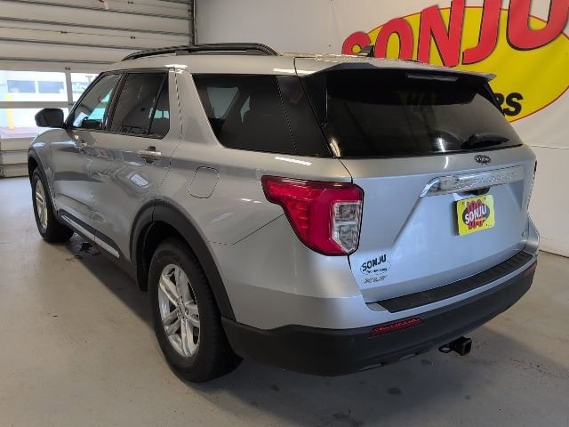 Certified 2023 Ford Explorer XLT image 3